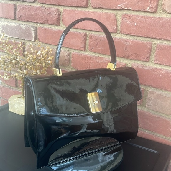 🔥🔥 KORET Women's Handbag Pre-owned Black Patent Leather. - Picture 4 of 8